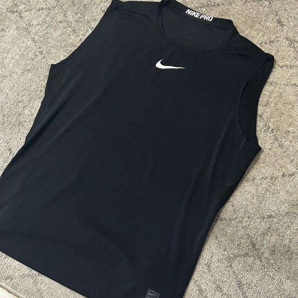 Nike Pro DriFit Black Sleeveless Tank Top - Picture 2 of 4
